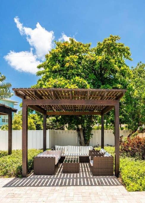 Beach Living At Island Pine Villas George Town Exterior foto