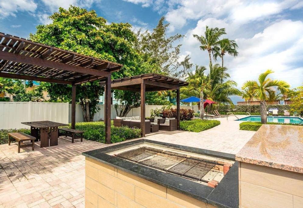 Beach Living At Island Pine Villas George Town Exterior foto