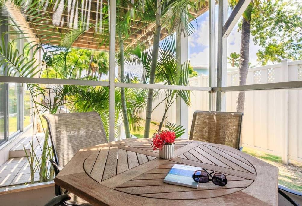 Beach Living At Island Pine Villas George Town Exterior foto