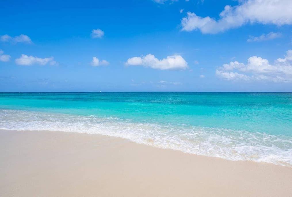 Beach Living At Island Pine Villas George Town Exterior foto