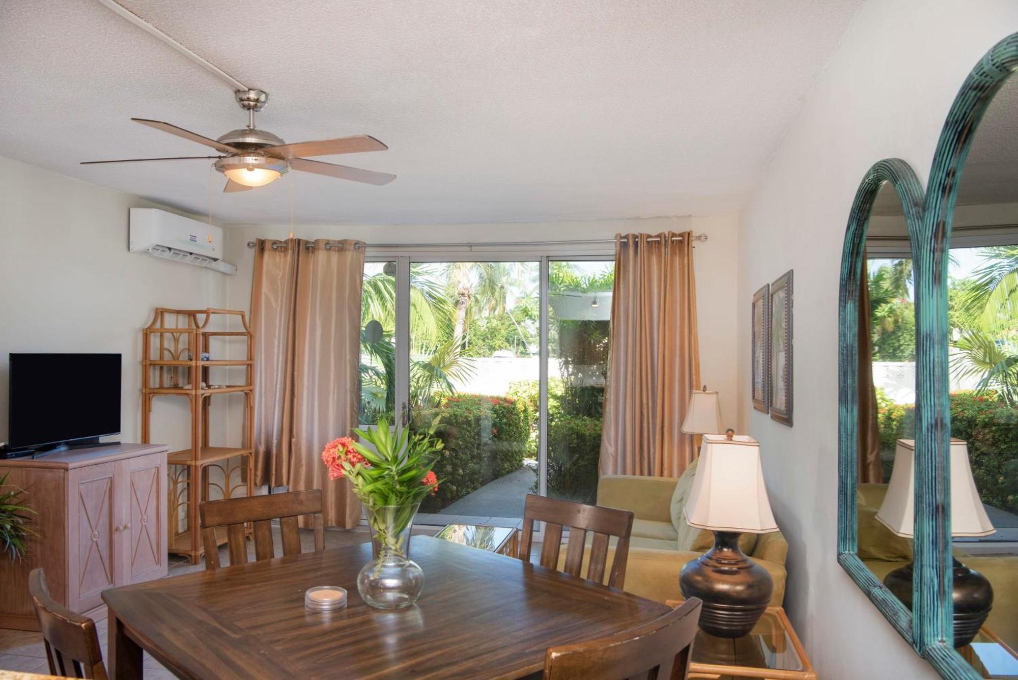 Beach Living At Island Pine Villas George Town Exterior foto